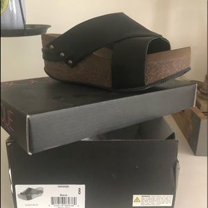 Women’s shoes size 8